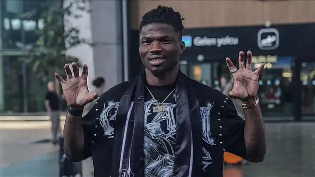 Beşiktaş, El Bilal Toure'nin geçici transferi için görüşmelere başlandığını açıkladı