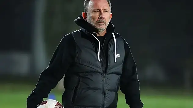 Beşiktaş'ta Sergen Yalçın depremi