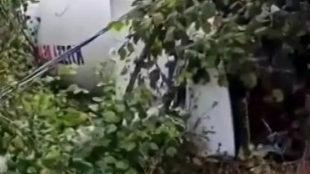 Beton mikseri fındık tarlasına devrildi