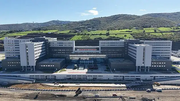 Bin 458 yataklı dev hastanede açılış heyecanı