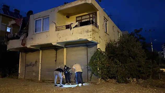 Bir buçuk yaşındaki bebek 5 metre yükseklikten düştü