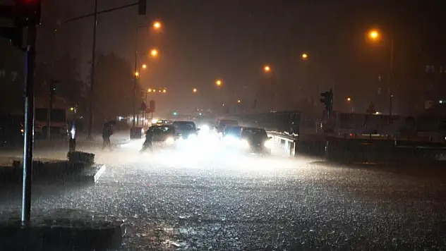 Bir günde aylık yağış düştü: Samsun'da 120 kilo yağış paniği