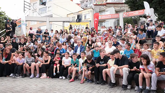 'Bizim Mahalle' Yeniden Çocuklarla Buluştu