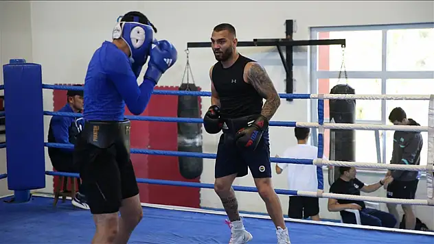 Boksör Samet'in hedefi dünya şampiyonluğu