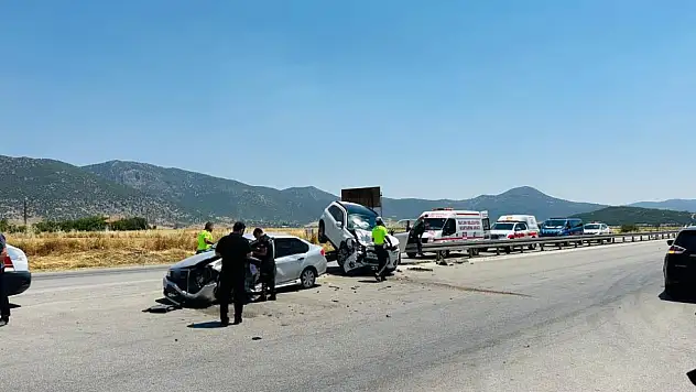 Burdur-Antalya Karayolu'nda feci kaza