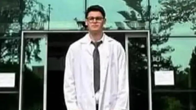 Çalıştığı hastanede kalp krizi geçiren 24 yaşındaki doktor son yolculuğuna uğurlandı