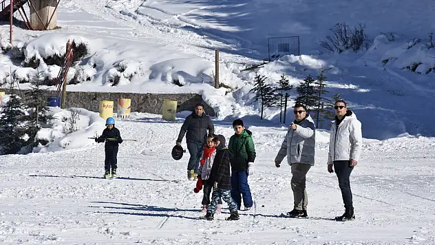 Çambaşı Kayak Merkezi'nde sezon açıldı