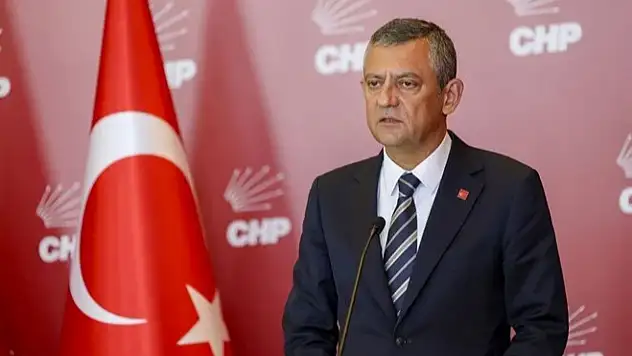 CHP'de Deprem: Özel'in Terörsüz Türkiye Komisyonu Kararı Sonrası Peş Peşe İstifalar