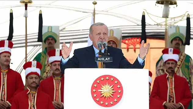 Cumhurbaşkanı Erdoğan: Ahlat, bu topraklardaki ezeli mevcudiyetimizin simgesidir