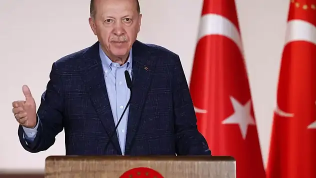 Cumhurbaşkanı Erdoğan'dan 85 milyona bayrak çağrısı