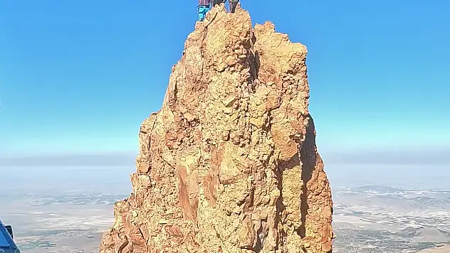 Dağcılık faaliyetinde Kıbrıs Şehitleri'ni andılar