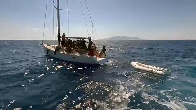 Datça açıklarında 43 düzensiz göçmen kurtarıldı