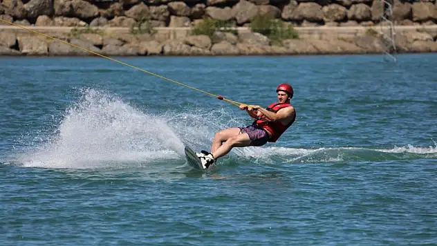 Deniz üzerinde kurulan ilk ve tek tesis