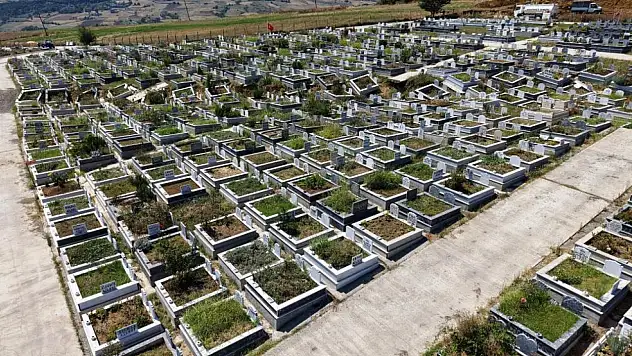 Derecik mezarlığında çalışmalar başladı