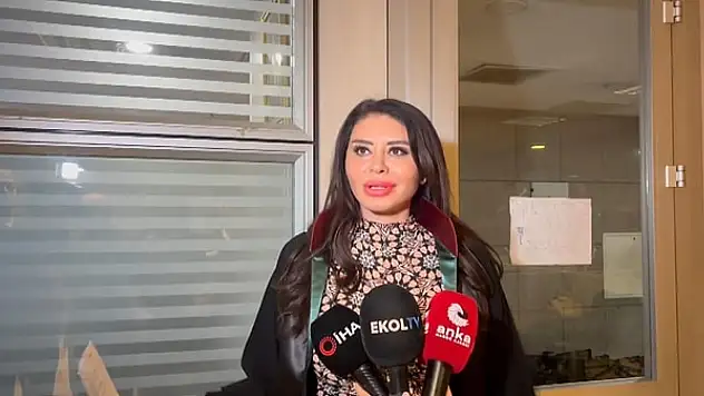 Ebru Polat Adliyede Şaşırttı! Cübbe, Eşofman ve Topuklular Olay Yarattı