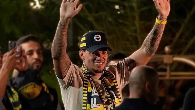 Ederson, Fenerbahçe tarihinin 10. yabancı kalecisi oldu