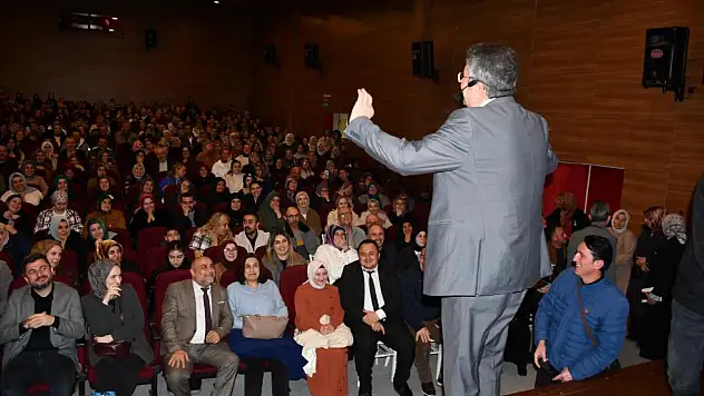 Eğitimci-Yazar Kapaklıkaya,  Vezirköprülülerle buluştu