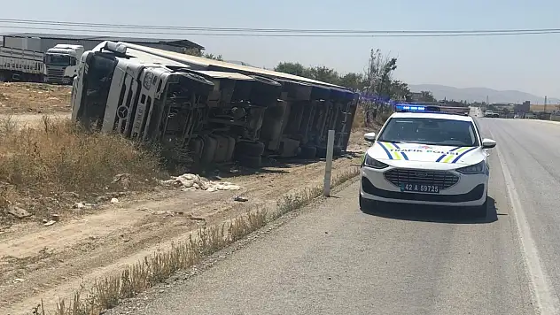 Ereğli'de tır devrildi