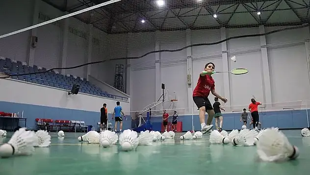 Erzincan badmintonda Türkiye'nin lokomotif kentleri arasında