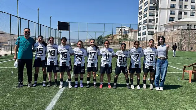 Erzincan'ın kızları şampiyon