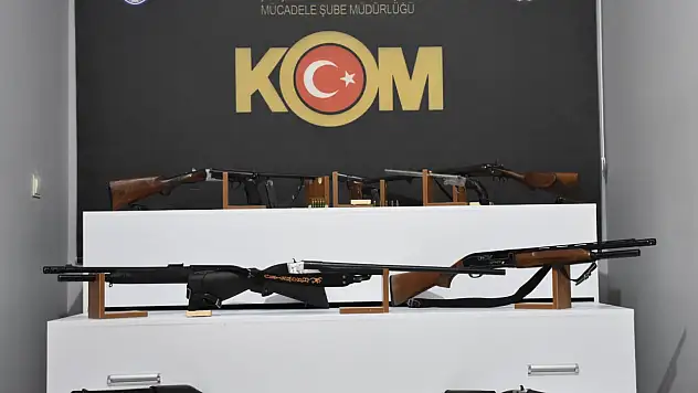 Eş zamanlı ruhsatsız silah operasyonu