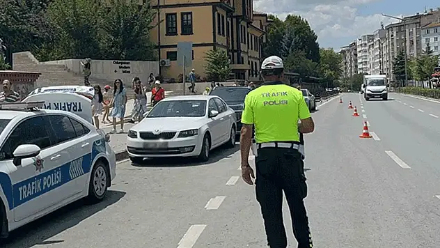 Eskişehir'de trafik denetimlerine sıkı şekilde devam ediyor