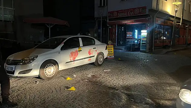 Eskişehir'de 'yan bakma' kavgası: Kurye bıçaklandı