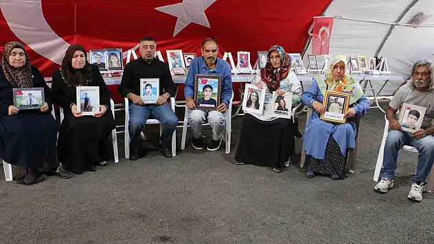 Evlat nöbetine  devam