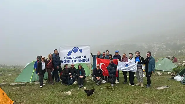 Farkındalık için zirveye yürüdüler