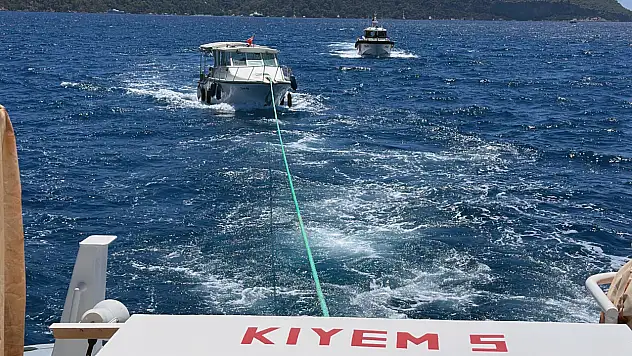 Fethiye'de arızalanan tekne kurtarıldı