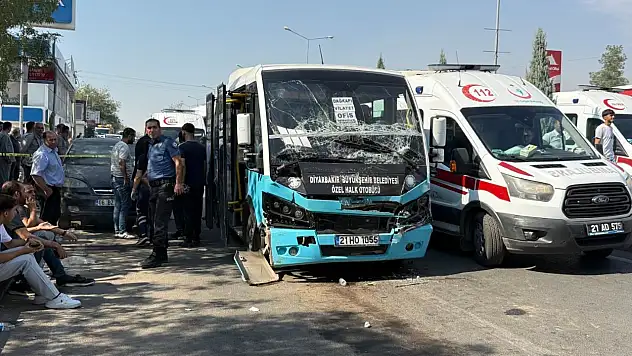 Freni patlayan halk otobüsü durağa daldı:20 yaralı
