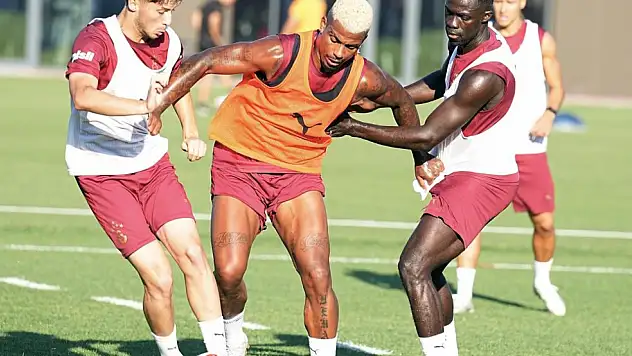 Galatasaray günü çift antrenmanla tamamladı