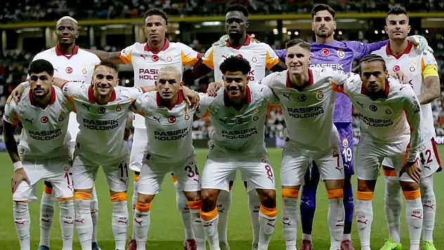 Galatasaray savunmaya kilit vurdu