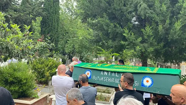 Gazeteci Zeki Özer, son yolculuğuna uğurlandı