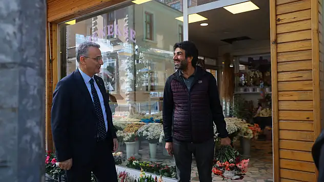 Gazi Caddesi'ne modern görünüm için kollar sıvandı