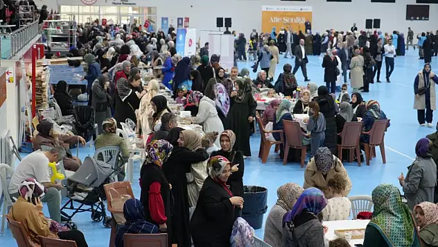 Gazze yararına hayır çarşısı