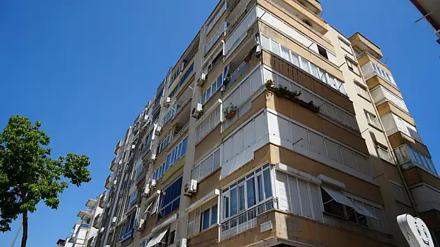 Gece hafif sarsıntı hissettiler, sabah patlayan kolonu gördüler