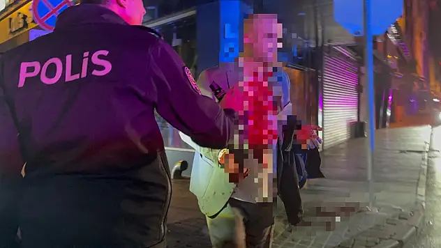 Gece kulübü kavgası: Baba oğul yaralandı