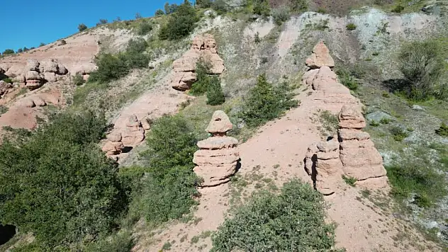 Gelinbaşı Kayalığı görenleri mest ediyor