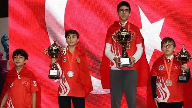 Genç satranççılar, 4 madalya kazandı