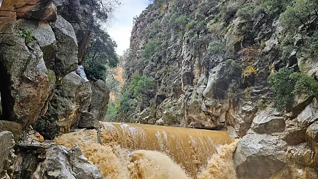 Gökbük Kanyonu coştu: Yağışlar sonrası hem manzara hem tehlike var