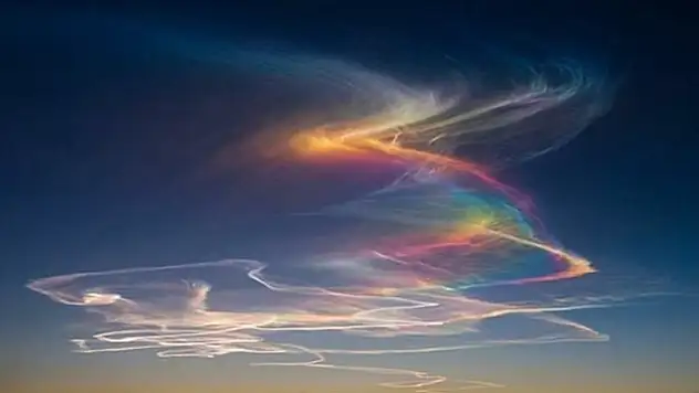 Gökyüzünde nadir doğa olayı: ateş gökkuşağı