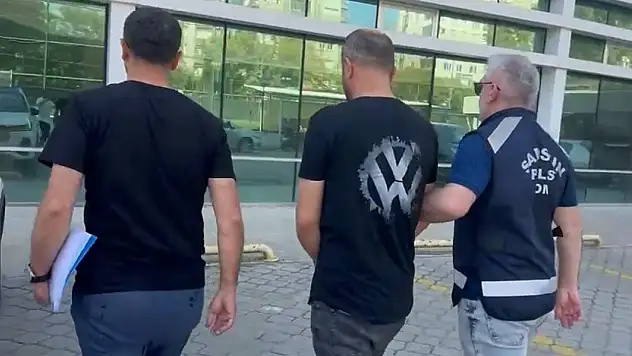 Görünüşte tıbbi alet atölyesi, içerisi kaçak silah atölyesi