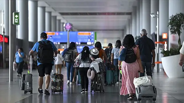 Hava yoluyla 108,8 milyon yolcu seyahat etti