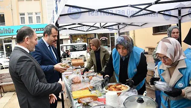 Hayır Çarşısı Yoğun Katılımla Açıldı