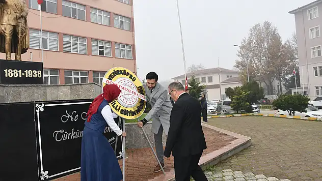 İki İlçede 24 Kasım Öğretmenler Günü Törenlerle Kutlandı