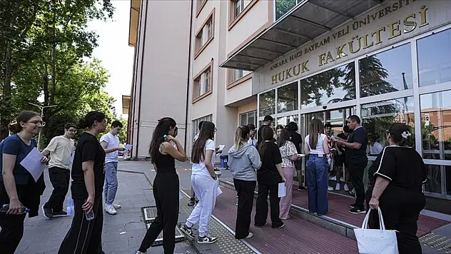 İlk oturum sona erdi