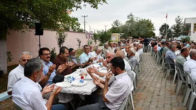 İmam Hatip Mezunları Pilav Gününde Buluştu