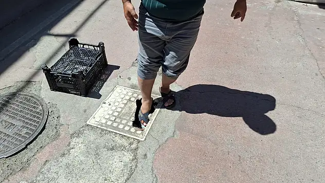 'İnternete girmeden önce çukura mı gireceğiz ?'