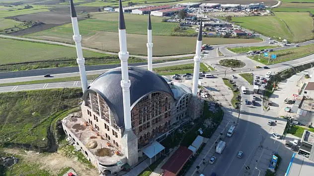 İskeleden düşen işçi hayatını kaybetti